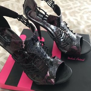 Michael Antonio purple faux snakeskin heels size 9